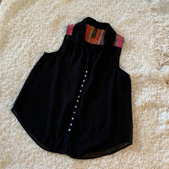 Fun & Flirt Black Sleevless blouse - Picture 8 of 13
